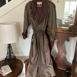 Avanti Vintage Leather Trench coat in mint condition
